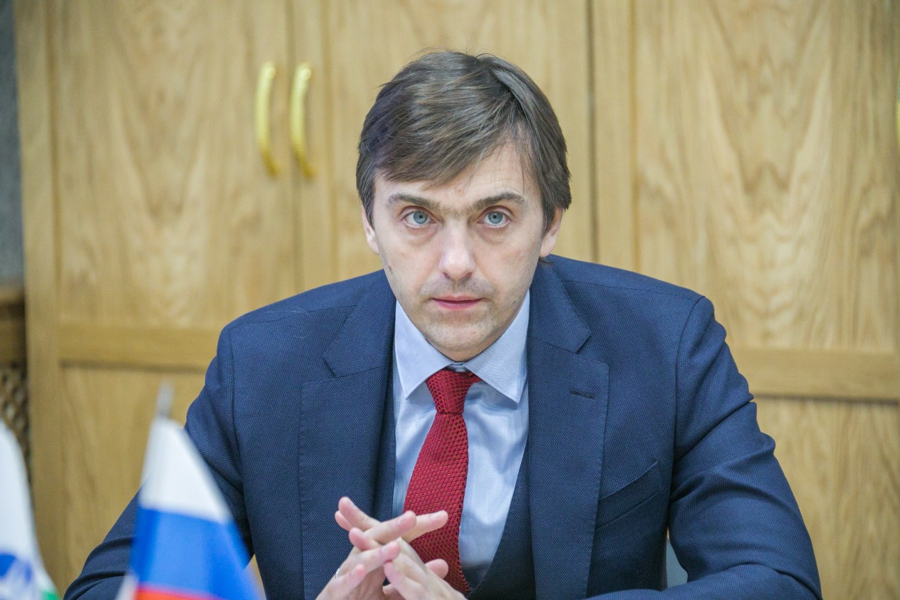 Сергей Кравцов: «Когда школы откроют свои двери, мы, конечно, не заменим школу дистанционным обучением»